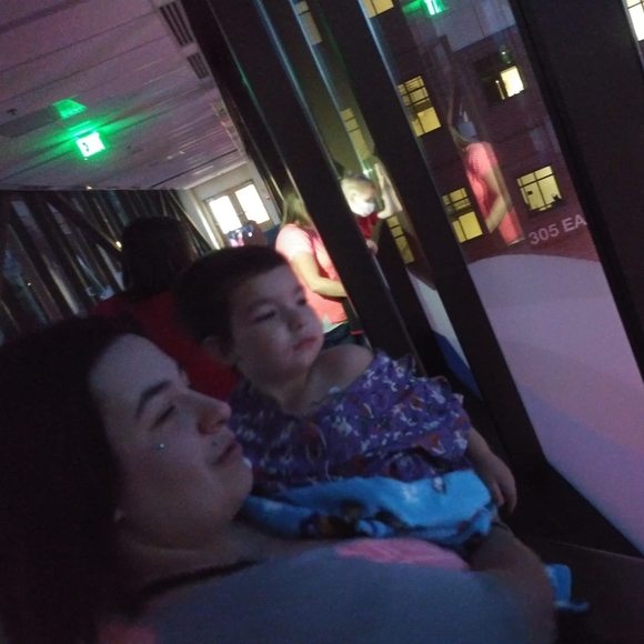 Meet your Posher, Allyzen - Picture 1 of 1